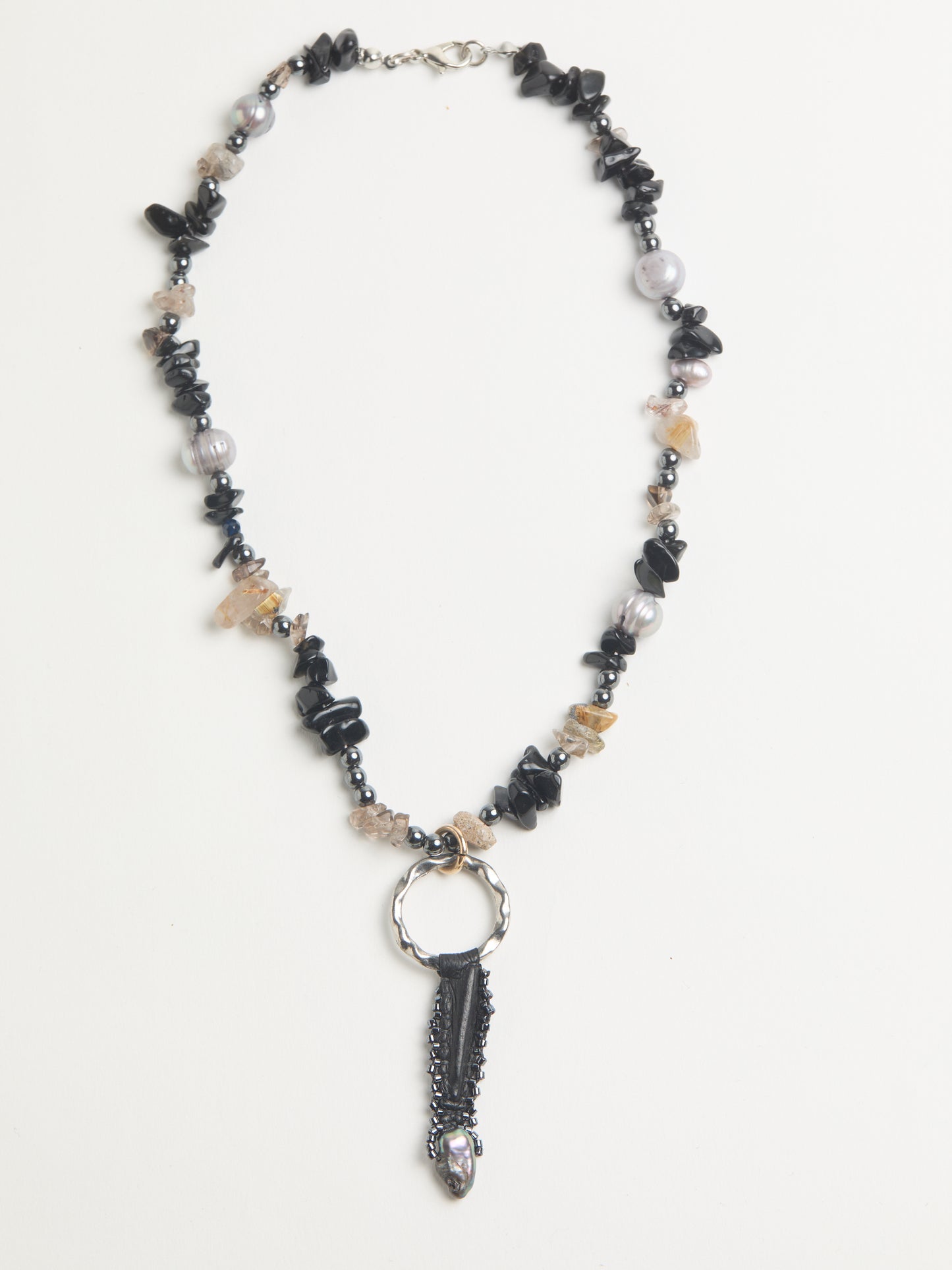 BLACK BEADED NECKLACE