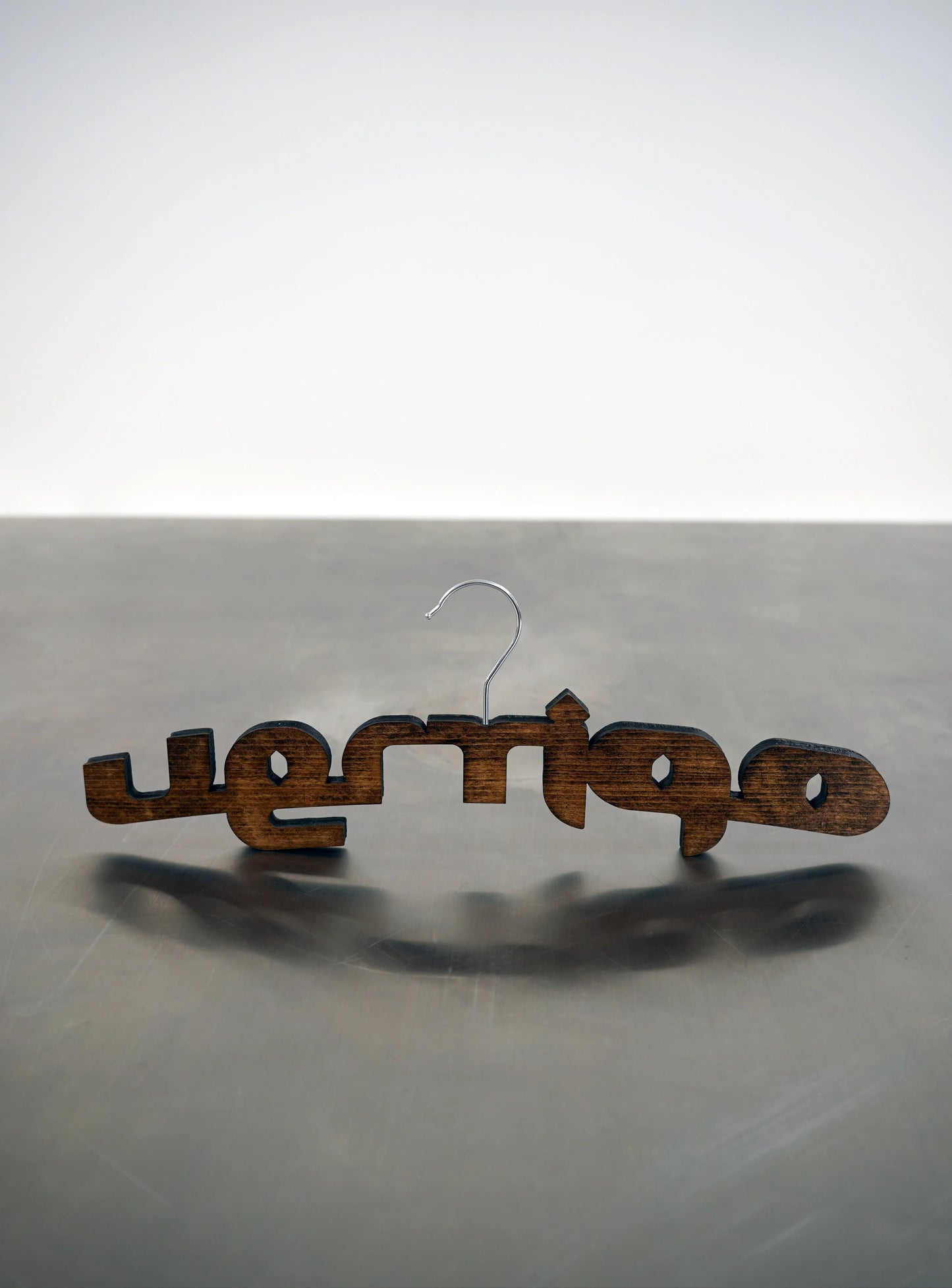 VERTIGO HANGER