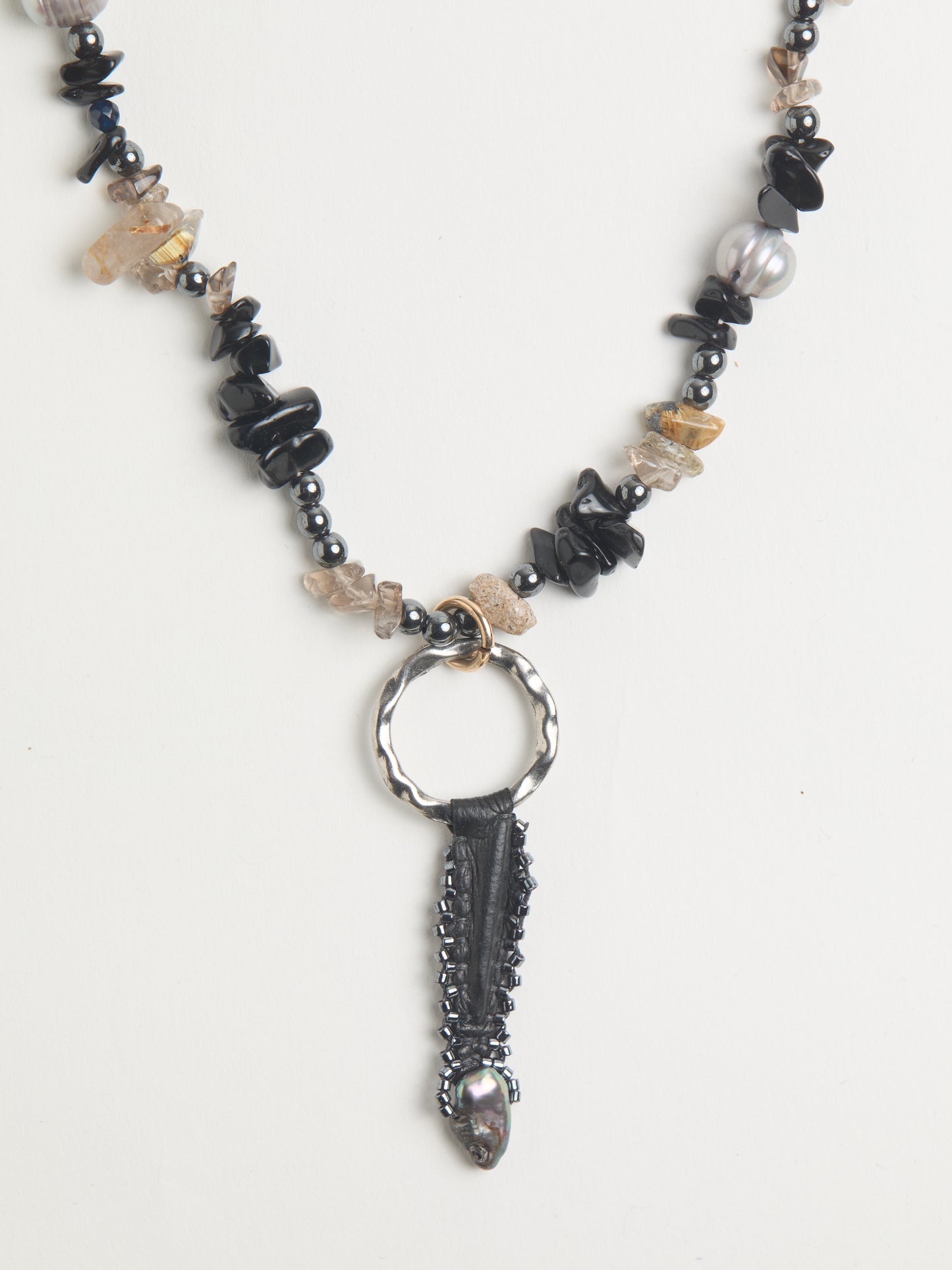 BLACK BEADED NECKLACE