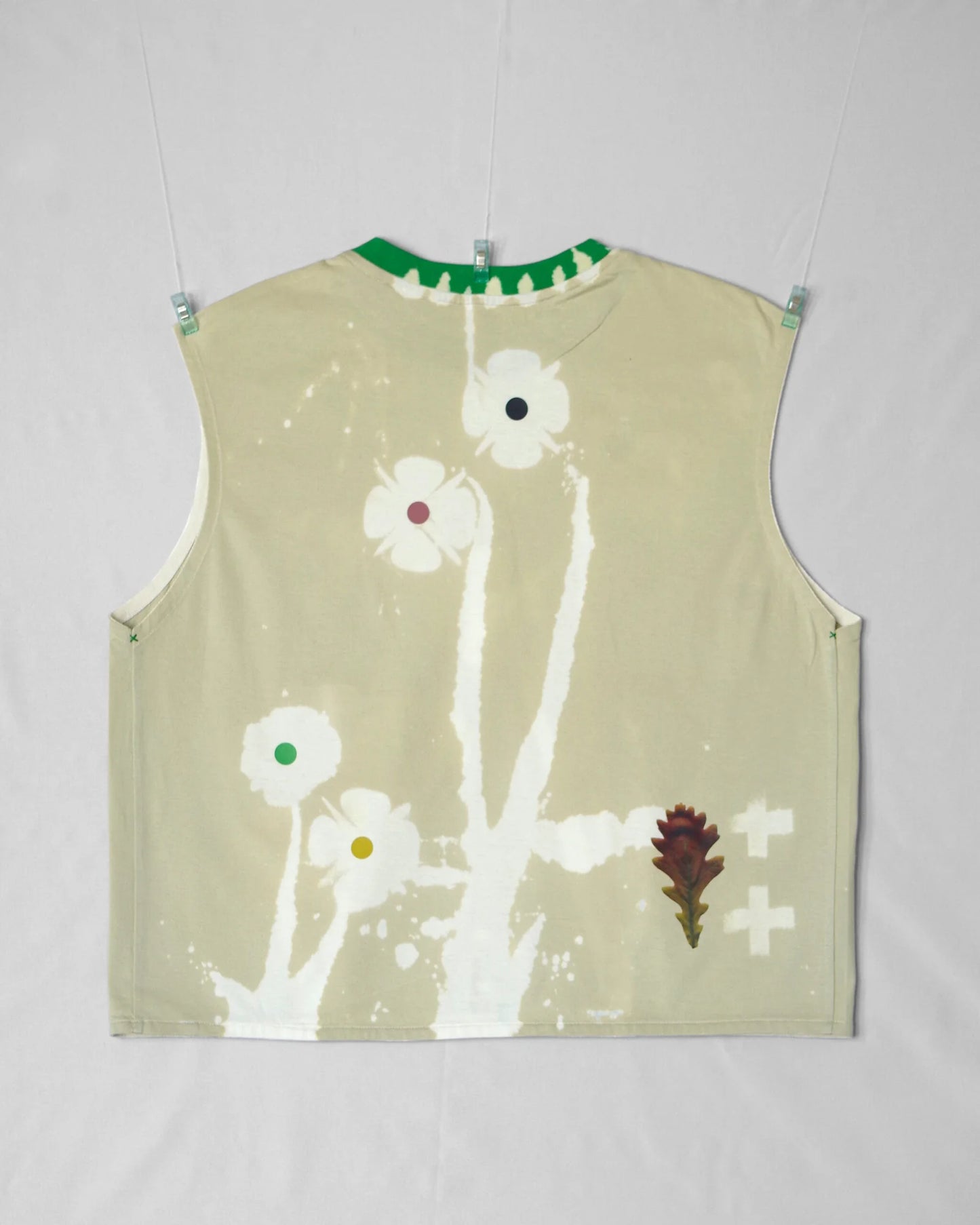 SLEEVELESS T-SHIRT 1